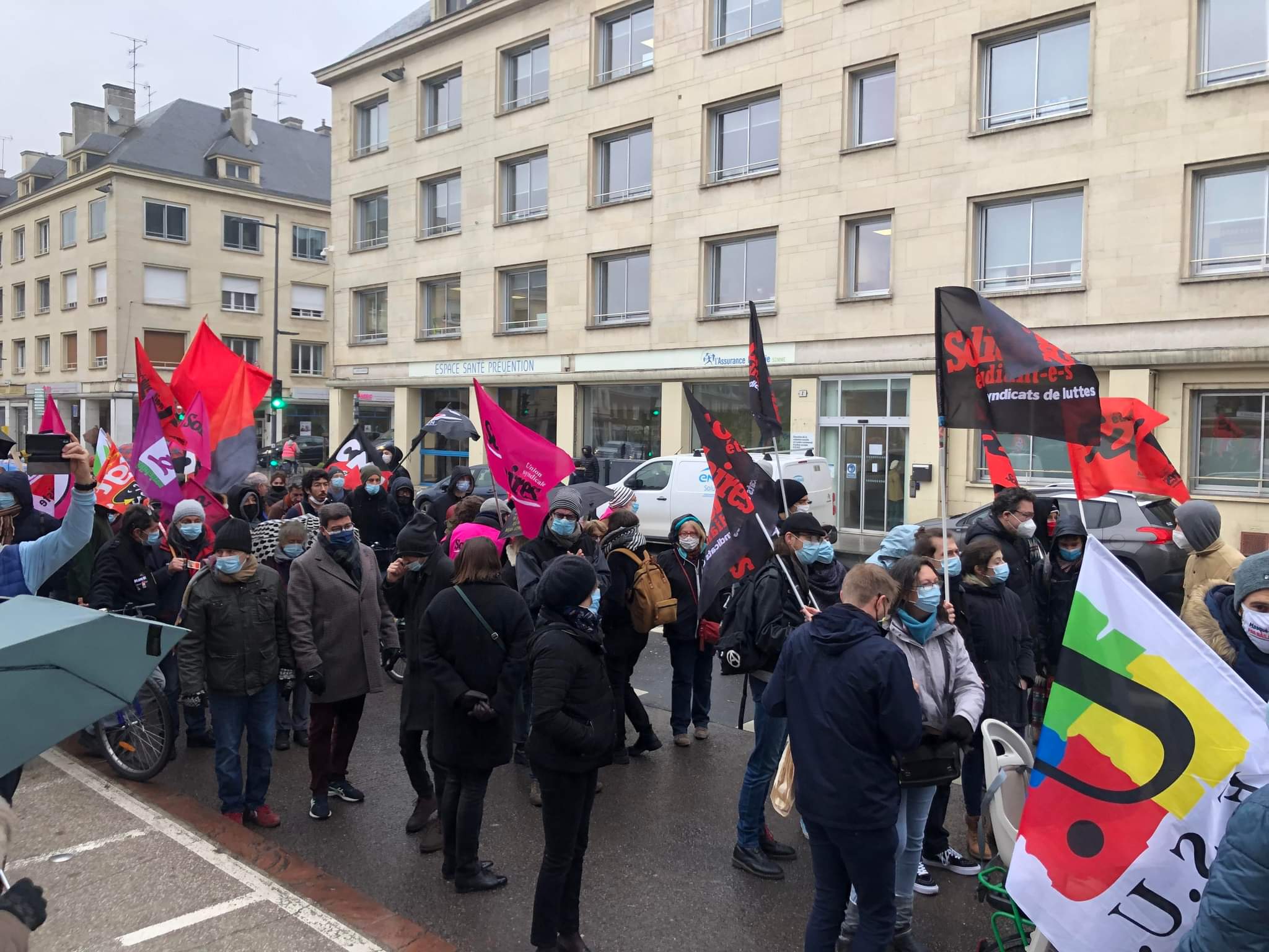 Plusieurs centaines de personnes à Amiens pour l’augmentation des salaires