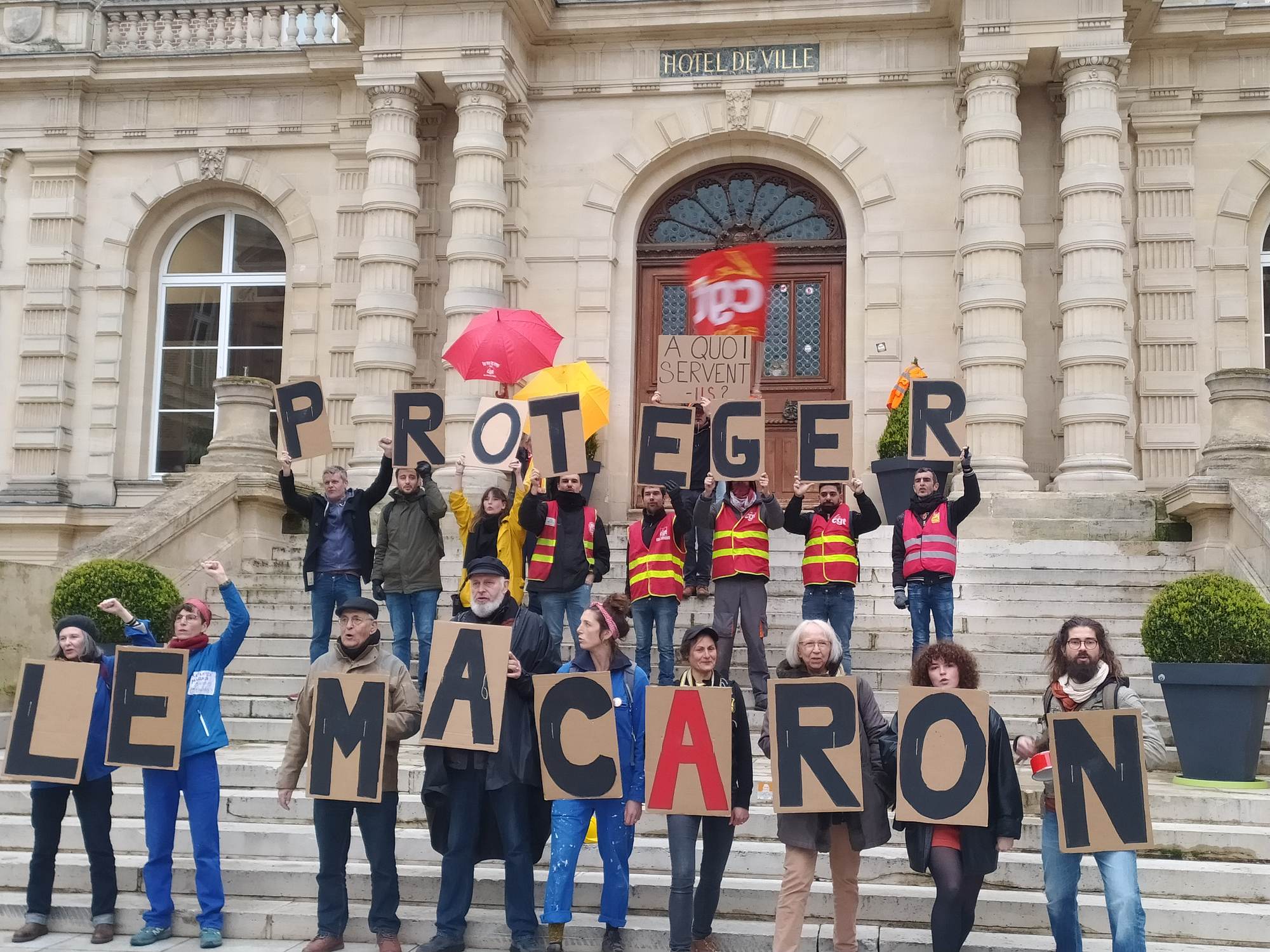 Allocution d’E.Macron: appels au rassemblement devant les mairies à 20h00